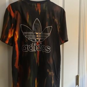 Adidas pharrell Williams tshirt